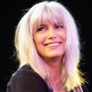 EmmyLouharris - Love Is(사랑은) 이미지