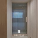한신더휴웨스턴팰리스아파트경로당 | 대구중문 한신더휴웨스턴팰리스 우드필름 원슬라이딩 도어로 완성한 따뜻한 인테리어
