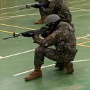 훈련소 단체 사진속 방탄소년단 지민,정국(사격술예비훈련) 이미지