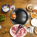 꿀꿀뒷고기 이미지