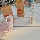 성남 은행시장 롯데리아 성남양지점 루프탑 및 T데이 메뉴후기