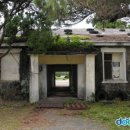 제주 구 육군 제1훈련소 지휘소와 정문 이미지