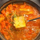 건뚱네김치속돼지 - 부산진구 가야대로 727 | 건뚱네김치속돼지