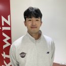 KT 앞 이미지