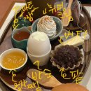 방심하면 탄다! 야끼빵세트 솔직후기 🍞🍞 홍대 모멘트커피 2호점 (feat. 가챠언박싱)