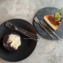 저스티어 | [인천/청라] 바스크 치즈케이크 구움과자 디저트 맛집 '저스티어 청라' 다녀온 후기