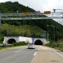 “단속 카메라 꿀 팁” 다른 차들은 쌩쌩 달려도 안 걸리고 나만 매번 단속되는 ‘숨겨진 이유’ 이미지