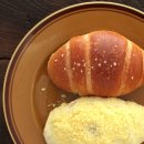 4782 | 홍대 소금빵 맛집 올라운드커피 카스테라 소금빵 호지 아인슈페너 후기