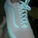 What color do you see?? Pink or green?? 이미지