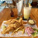 크리스앤코 - 관악구 장군봉1길 50 | 발리 쿠타 브런치 맛집 크럼앤코스터 CRUMB&Coaster 피쉬앤칩스와 리치 콜라다
