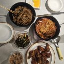 일상) 수상할 정도로 먹기만하는 사람의 연말연시 🐷 에 프러포즈를 곁들인.. 💍🩷