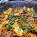 작동오리불고기 | 역 회식장소, 가족외식장소 고민? 맵지 않은 오리불고기에 넓고 쾌적한 식당 찾으신다면, 송화 솥뚜껑...