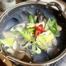 사발에 술 내리고 이미지