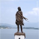 소양강처녀상 앞 이미지