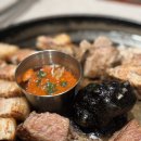 구갈로 | 기흥구청 삼겹살 맛집 ‘솥두껍’, 3CM 두께의 예술! 직접 구워주는 가성비 솥뚜껑 삼겹살 후기