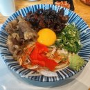 돌체식당 | [내돈내먹] 직장인 점심 추천? 멘노아지 호르몬동, 디저트39 딸기 돌체라떼·베이글 솔직 후기