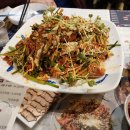 도서관에 온(on) 유튜버 이미지