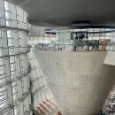 신미술관(휴관) | 도쿄 국립신미술관. 국립신미술관 다녀온 후기. 도쿄 미술관 추천. 명품의자 구경하고 앉아보기. 사진...