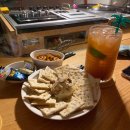 언더 더 코너 이미지