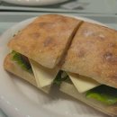 서울대입구역 U-도서관 이미지