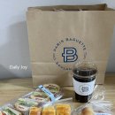 파리바게뜨고덕베네루체점 | 파리바게트 아메리카노 버터롤 스위트 밀크롤 런치샌드위치