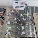 안경을 찾는 사람들 이미지