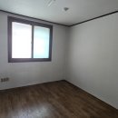 시장상가아파트 작은 평형 매매...방2, 욕실1, 앞베란다 몽땅 4천만원. 임대도 가능 이미지