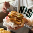 나운동맥도날드사거리2 | 맥도날드 행운버거 럭키팩 맛보고 페이커 포카 받은 후기