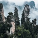 운산 아래 구름 이미지