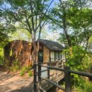 북한산자락길 입구 화장실 이미지