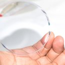 밝은빛안경 이미지