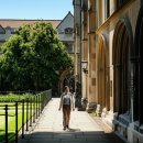 빛나는 혁신LH 1단지 도서관 | 케임브리지 대학 투어라이브로 경험하는 생생한 현장 몰입감