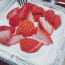 신세계푸드카페페이지 | 이마트 딸기 베이커리 신상 겨울 최고의 디저트, 떠먹는 논산딸기 케이크