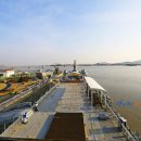 해상공원 분수대 위 이미지