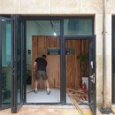 코코넛제주 | [뚝딱인테리어] 제주 월정리 ‘코코넛 카페’ 시공 후기 🌊타일 벽 + 파란 줄눈 포인트!