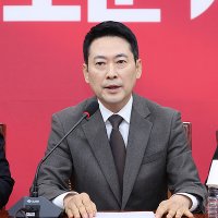 조선일보 칼럼 "국힘 진작 망했어야…좀비 정당 죽지 않고 숨 할딱여"