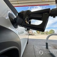 호르무즈 봉쇄에 불붙은 미국 기름값… 4년 만에 최고치 경신