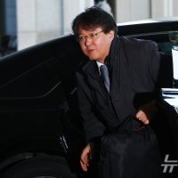 [단독]'일곱사자' 출신 前경호원 "신천지 이만희 재가없인 집단 가입 불가"