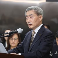 신현송 “원화 추가 강세 바람직…물가·환율·금융안정 모두 긴축 가리켜”