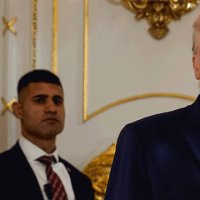 트럼프 “마크롱, 가자 평화위 참여 거부하면 프랑스 와인에 200% 관세”