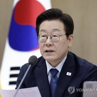 "이 대통령 부친 야반도주" 주장한 전직 언론인 검찰 송치