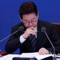 이 대통령 "조폭연루설 무차별 보도했던 언론 사과 없어…가짜뉴스 없는 세상 희구 "