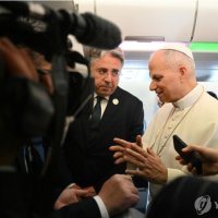 '예수 행세' 트럼프 저격에…교황 "두렵지 않다"