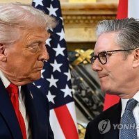 “나토는 종이호랑이” 美 탈퇴 예고한 트럼프 “동맹들 자동으로 왔어야”