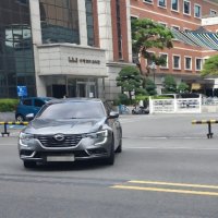 “차 진입 불편해서”…인천 부평감리교회, 도로 중앙선 ‘검은 페인트’로 지워 [현장, 그곳&]