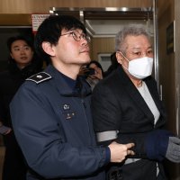 김건희 무죄·건진 유죄…법적 판단 갈린 '800만원 샤넬백'