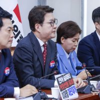 장동혁 거취 놓고 지도부 또 설전…"이제 내려와야" "본인이나 사퇴하라"(종합)