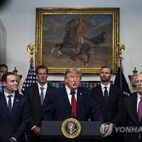 트럼프 “금리 내려야…인플레이션 두려워할 필요 없어”