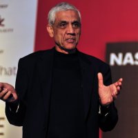 코슬라 “올해 5살 아이, 직업 고민 말라”…올트먼·게이츠 ‘부의 재분배’ 필수