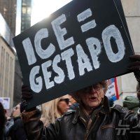 "게슈타포 ICE 폐지하라"…주말 美전역서 싱글맘 사살 규탄시위
